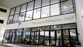 Fachada de la Facultad de Informática